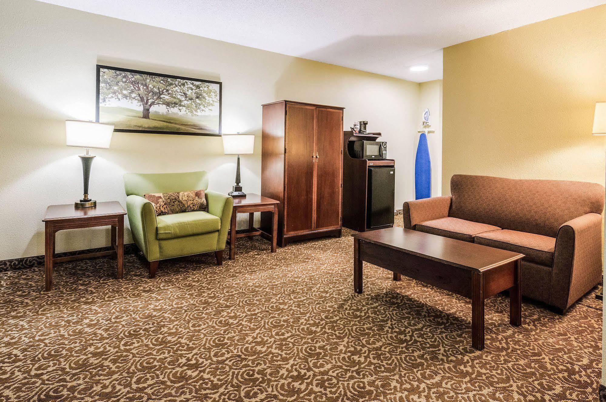 Quality Inn Whiteville North Exteriör bild