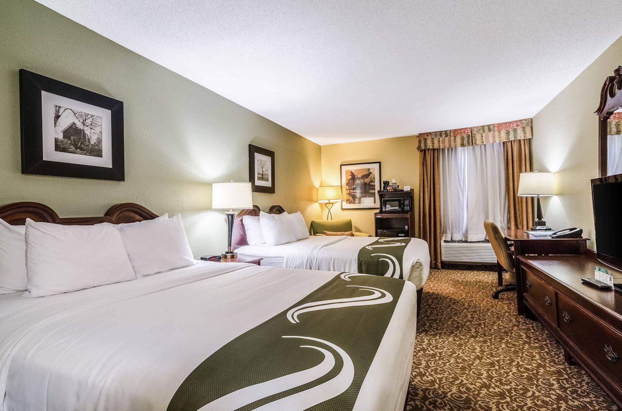 Quality Inn Whiteville North Exteriör bild