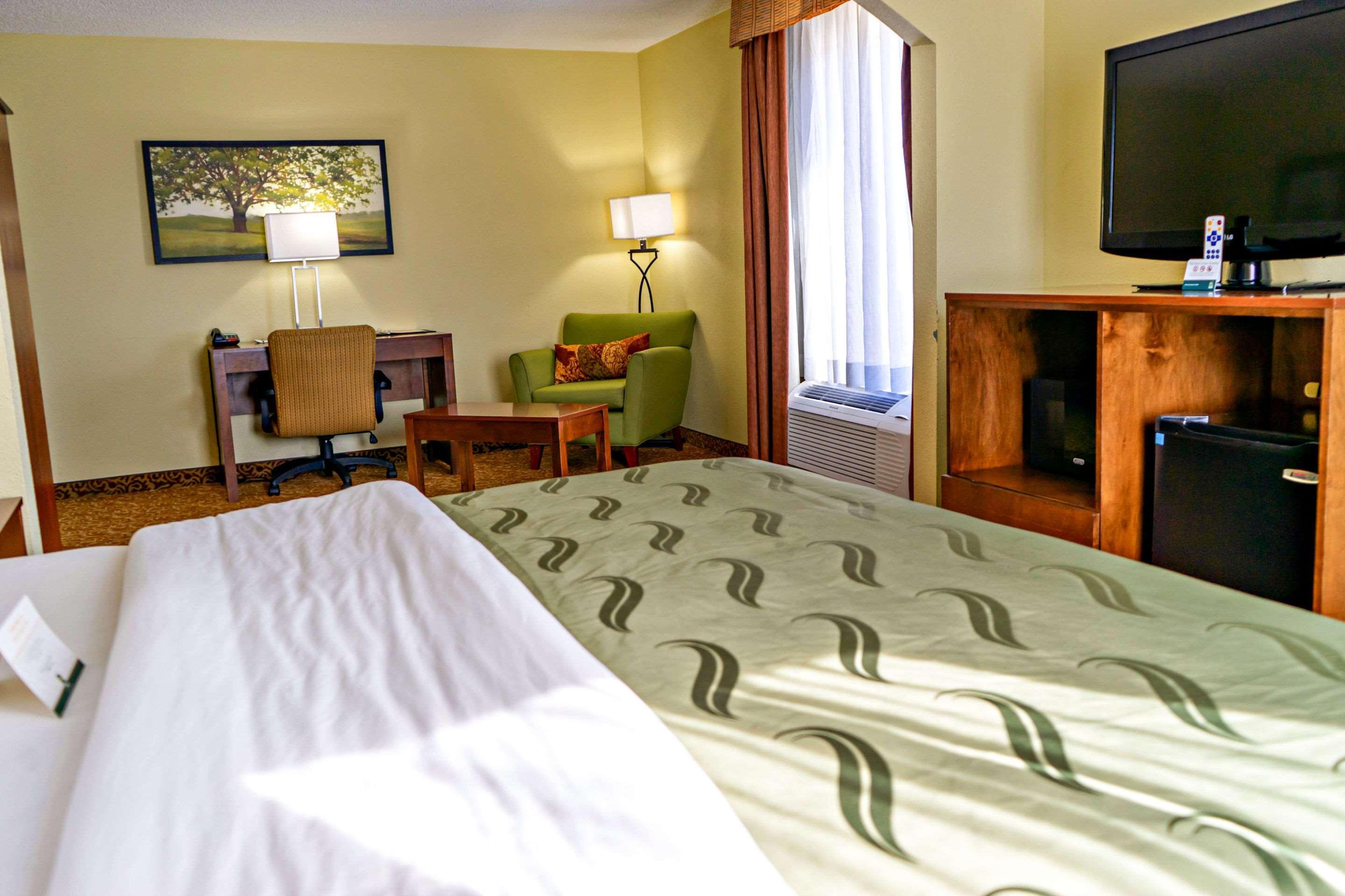 Quality Inn Whiteville North Exteriör bild