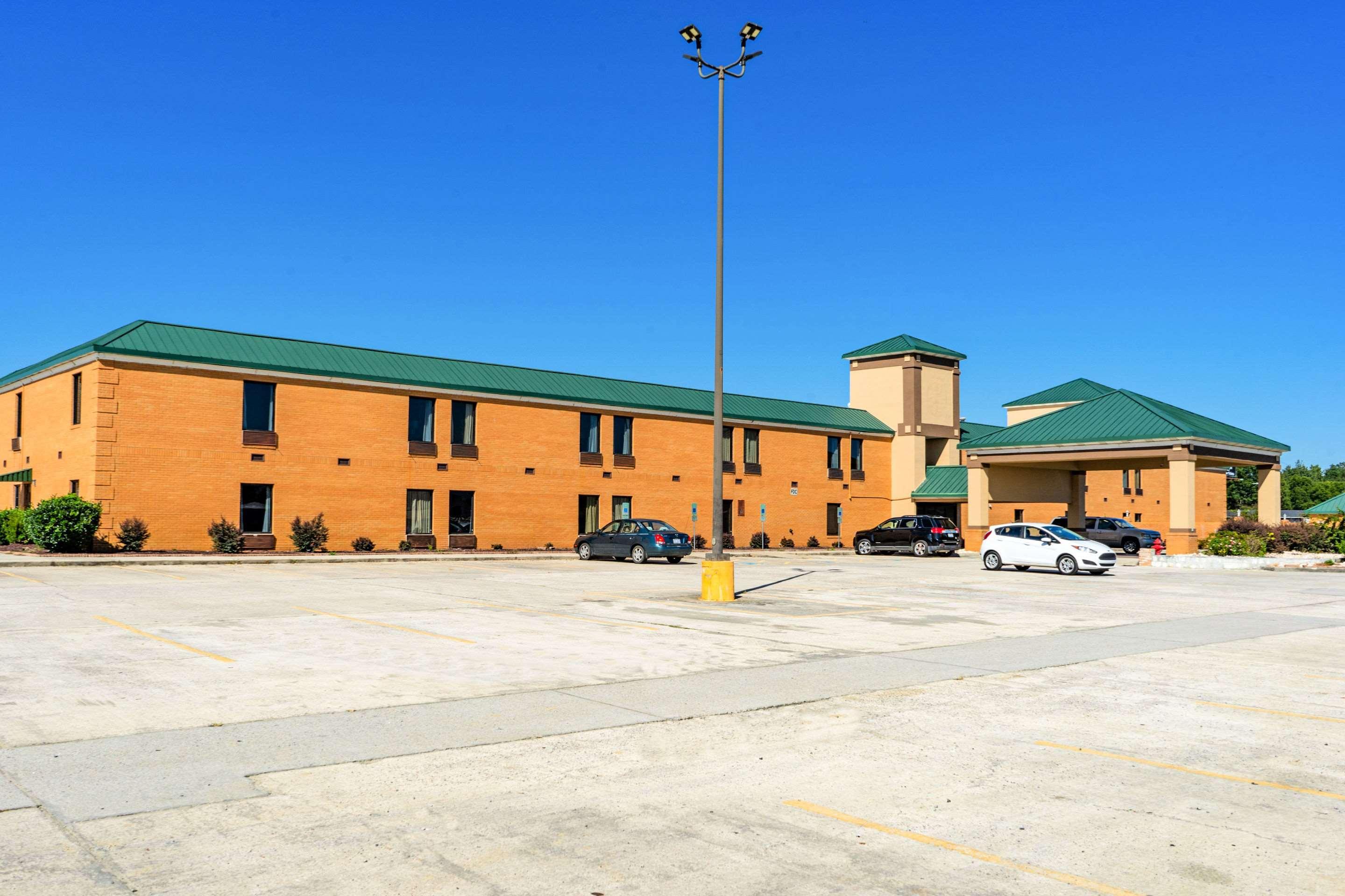 Quality Inn Whiteville North Exteriör bild