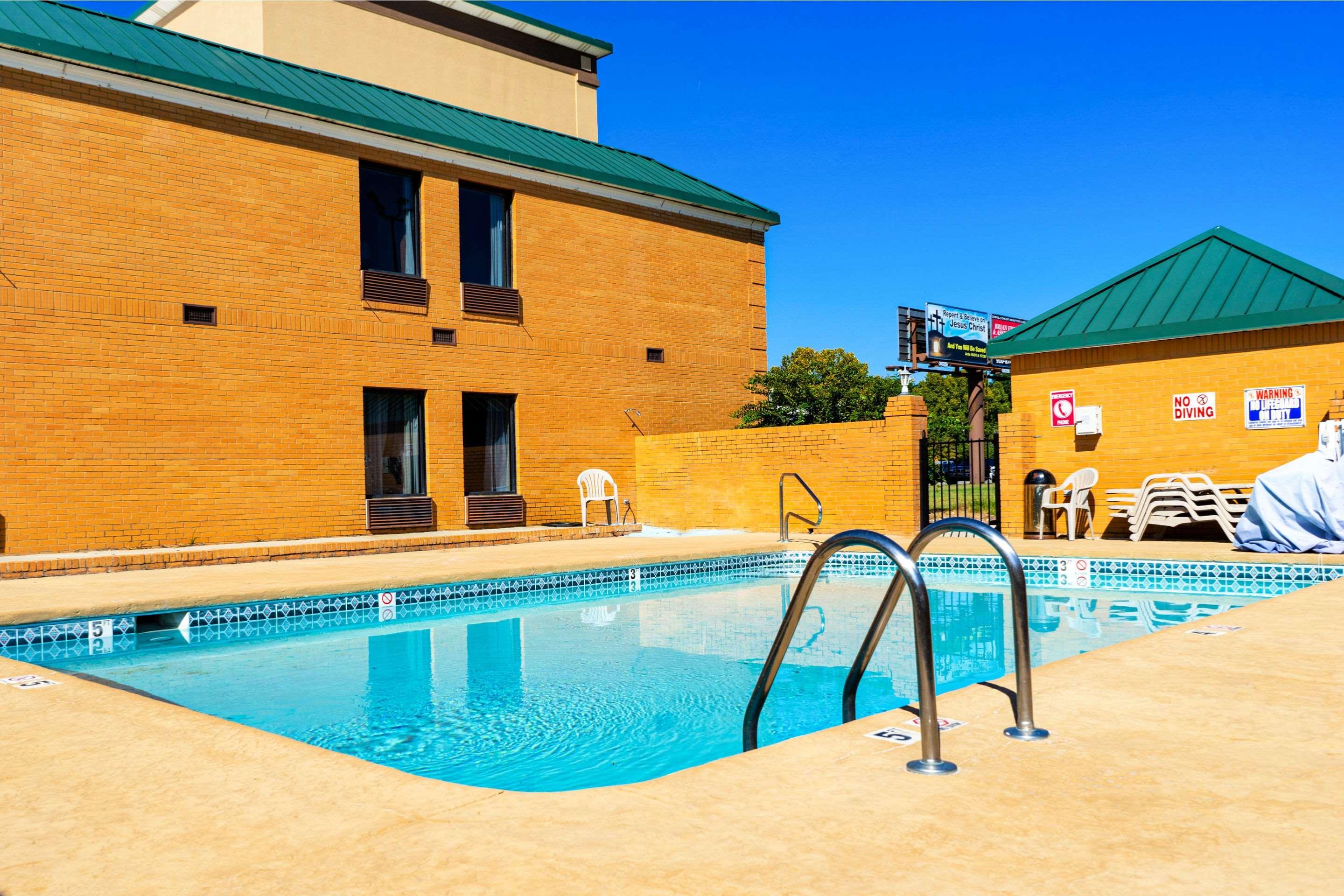 Quality Inn Whiteville North Exteriör bild